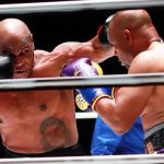 Tyson dagaalkii soo laabashada wuxuu ku dhamaaday barbaro kulankii Roy Jones