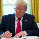 Madaxweyne Donald Trump Oo Saxiixay Sharci Uu Horey U Diidanaa