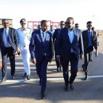 Ra’iisul Wasaare Rooble Oo Galabta Ka Ambabaxay Garowe Kuna Sii Jeeda Dhuusamareeb.