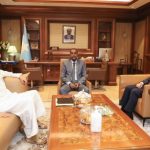 Ra’iisul Wasaare Rooble Oo Kulan La Qaatay Labo Kamid Ah Safirada Jooga Muqdisho