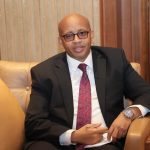 Dadka reer Muqdisho oo cadaawad u qaaday Wasiir Dubbe iyo Sababta.