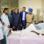 Rooble oo Isbitaalka ku booqday dhaawacyada qaraxii shalay