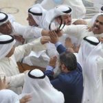 Sawirro:-Xildhibaano Carbeed oo Mucaarad iyo Muxaafid isku feeray (