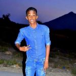 Booliska Somaliland Oo Toogtay Wiil Dhallinyaro Ah Oo Ku Libisnaa Calanka Soomaaliya.