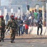 Afgambi militari oo ka dhacay dalka Guinea iyo Madaxweynihii dalkaas oo gacanta lagu dhigay.