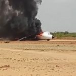 DEG DEG: Diyaarad ka baxday muqdisho oo dab ku qabsaday garoonka dooloow