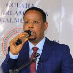 Maxey tahay sababta Senator Dhageey uu isaga casiley kursigii Aqalka Sare? Senator Dhageey oo isaga tegay kursigii Aqalka Sare ee loo doortay