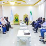 Axmed Madoobe iyo Guddiyada Doorashooyinka oo ka shiray daahfurnaanta Doorashada Kismaayo Axmed Madoobe iyo Guddiyada Doorashooyinka