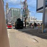 DEG DEG:- MW Farmaajo oo qaadaya Tallaabo Militari iyo Ciidamo lagu daadiyey Wadooyinka Muqdisho.