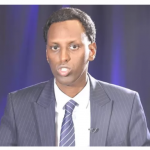 Madaxweyne Joe Biden oo muwaadin soomaali ah xil sare umagacaabay iyo waxyaabaha lagu xushay.