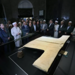 Khamiis uu xiran jiray Nabi Muxamad NNKH” oo lagu soo bandhigayo Istanbul