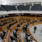 Maxaa keenay in la kala diro golaha baarlamaanka ee dalka Kuwait?