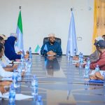 Axmed Madoobe oo hay,addaha gargaarka kala hadlay gurmadka Abaaraha