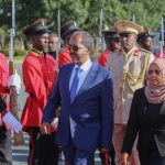 Madaxweyne Xasan Sheekh oo dalka dib ugu soo laabtay