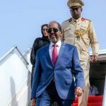 Madaxweyne Xasan Sheekh oo dalka dib ugu soo laabtay.