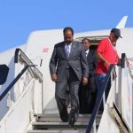 Madaxweyne Xasan Sheekh oo dalka dib ugu soo laabtay.