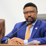 Daraawalka Guddoomiyihii hore ee Golaha Shacabka oo isku dhiibay Al-Shabaab