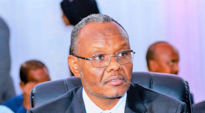 DEG DEG:-Madaxweynihii Koofurgalbeed Lafta gareen oo is casilay!