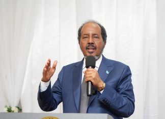 Xasan Sheekh oo Eedeymo Culus U Jeediyey Deni, Shaaciyey Arrimo uu Puntland Ka Hor-Istaagay